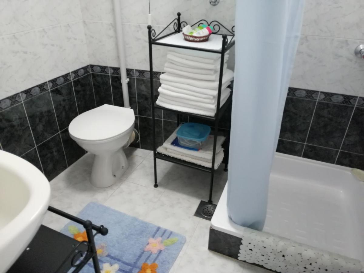 Studio Apartments Kuljis Vis Esterno foto