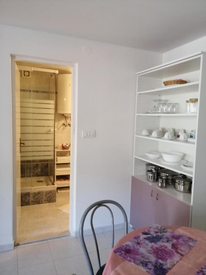 Studio Apartments Kuljis Vis Esterno foto